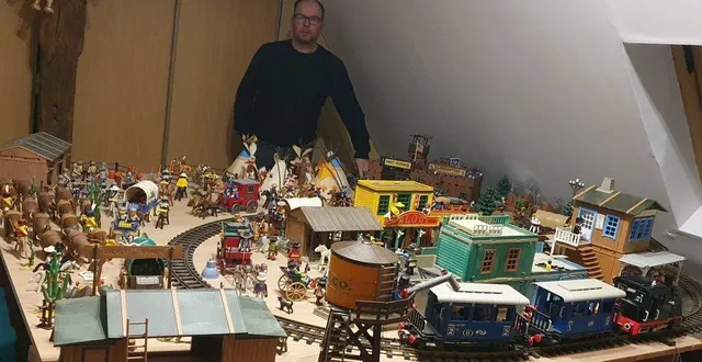 photo  david deletraz veut partager sa passion pour le playmobil.  &copy;  le maine libre 
