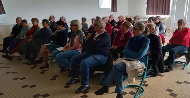 photo  une vingtaine de participants ont assisté à cette première réunion.  &copy;  le maine libre 