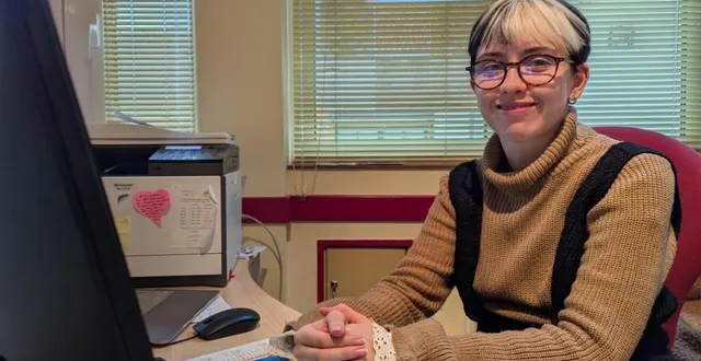 photo  louise boutet ramanantsoa, agente de bibliothèque, lance des événements culturels.  &copy;  ouest-france 