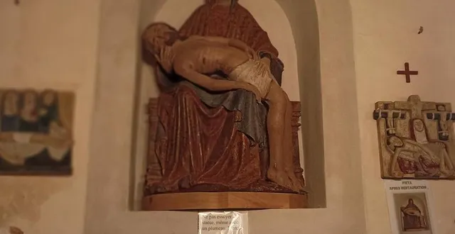 photo  la pietà dans sa niche de l’église d’aigné, en sarthe.  &copy;  ouest-france 