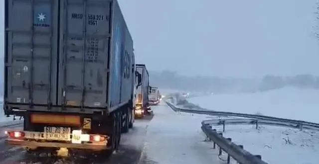 photo  julien lecompte, 34 ans, est resté coincé près de huit heures sur l’autoroute a28 , dans l’orne, dans la nuit de jeudi 21 à vendredi 22 novembre 2024.  &copy;  julien lecompte 