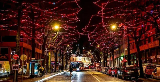 photo  les illuminations de noël seront allumées jusqu’au 5 janvier 2025 au mans.  &copy;  photo le maine libre yvon loué 