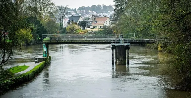 photo  le barrage est situé près de la confluence de l’huisne et de la sarthe.  &copy;  photo le maine libre yvon loué 