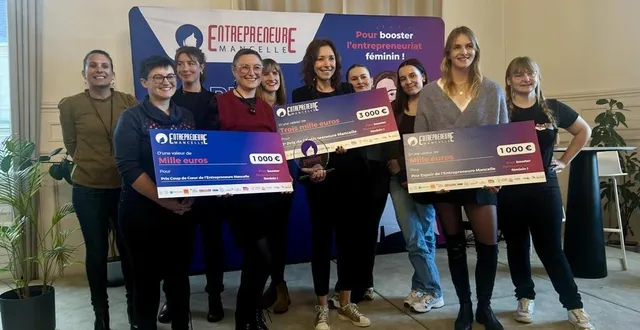 photo  les dix finalistes du prix de l’entrepreneure mancelle 2024, sélectionnées parmi 32 candidates, étaient présentes lors de la cérémonie de remise des prix.  &copy;  ouest-france 