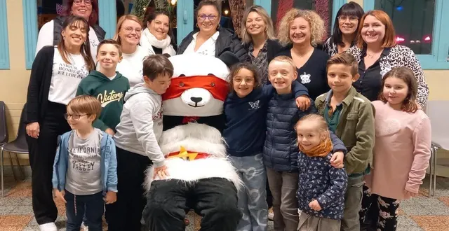 photo  le super-héros bamboo, la mascotte de la marelle, a fait sa première apparition.  &copy;  le maine libre 