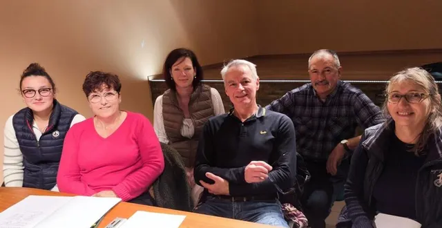 photo  les membres du nouveau bureau.  &copy;  le maine libre 