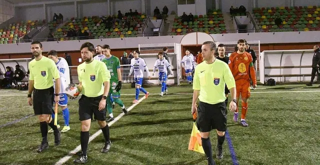 photo  même en amateur, certains clubs de football ont une musique traditionnelle lors de l’entrée des joueurs sur la pelouse.  &copy;  le maine libre 