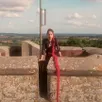 photo  nenasita, chanteuse émergente de pop reggaeton hispano-française, a tourné son clip loba avec pour décors le château du mont de cerisy et les cascades de mortain. 