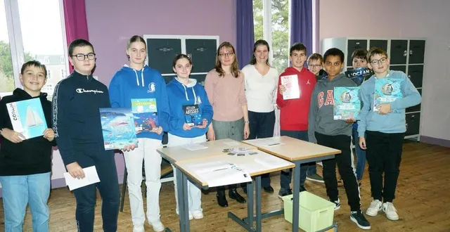 photo  les élèves se sont précipités pour choisir le premier livre à lire, cela prouve l’engouement de tous pour ce projet.  &copy;  ouest-france 