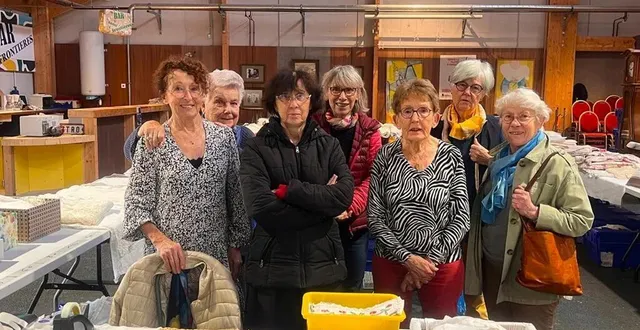 photo  le charme intemporel de pièces uniques chargées d’histoire et de savoir-faire artisanal les réunit en une même passion depuis 25 ans au sein de la communauté emmaüs à saint-léger-de-linières (maine-et-loire).  &copy;  ouest-france 