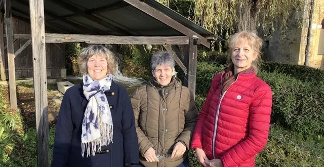 photo  pascale glotin, alexandra girard et roselyne boucher sont respectivement présidente, secrétaire et trésorière de la nouvelle association créée à clermont-créans, dynamic ô village.  &copy;  ouest-france 