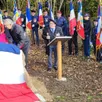 photo  la stèle rend hommage aux victimes du bombardement de la ferme du gué de l’aulne, le 6 août 1944. 