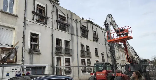 photo  l’immeuble des 61-65, rue de la dauversière à la flèche va être démoli par la mairie à partir de la semaine du 25 novembre 2024.  &copy;  le maine libre 