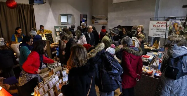 photo  créations locales, idées cadeaux originales et gourmandises pour la nouvelle édition du marché de noël à bouchemaine (maine-et-loire).  &copy;  ville de bouchemaine 