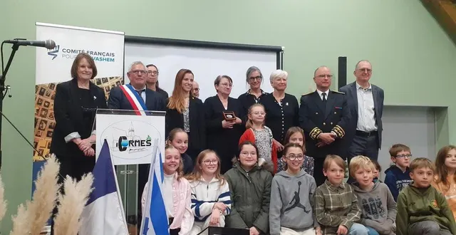 photo  dimanche 24 novembre 2024, une cérémonie a eu lieu à cormes, dans la sarthe, pour honorer les époux fourré, qui ont reçu, à titre posthume, la médaille et le diplôme des justes parmi les nations.  &copy;  ouest-france 