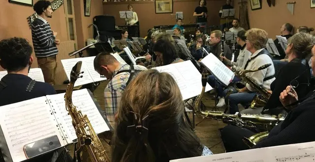 photo  les musiciens des deux ensembles lors d’une répétition  &copy;  le maine libre 