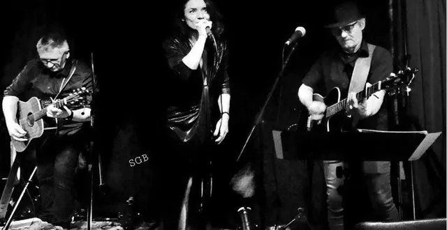 photo  le trio electro acoustique (deux guitares et une voix) ramdâme se produira samedi, au café-bar à vin brocante le hangart.  &copy;  romuald dagail 