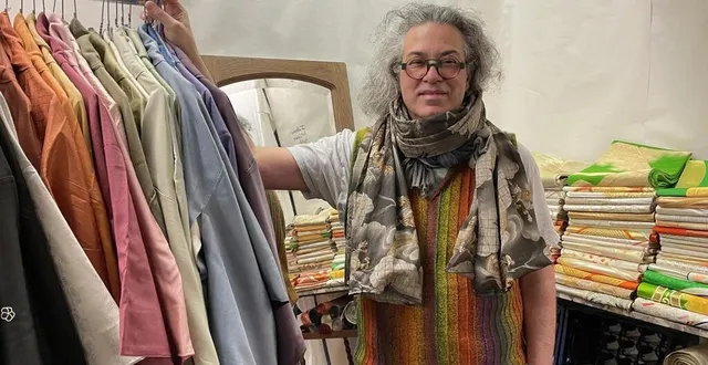 photo  à sablé-sur-sarthe, laurent yodel motillon rouvre son magasin de vêtements japonais de seconde main, à compter du jeudi 28 novembre 2024, pour noël.  &copy;  le maine libre 