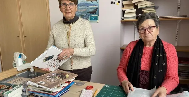 photo  rolande et yvette sont deux des douze bénévoles qui font tourner la bibliothèque de tuffé-val-de-la-chéronne.  &copy;  le maine libre 