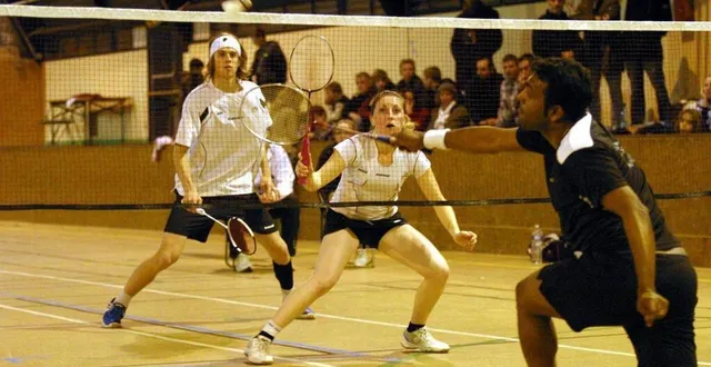 photo  le badminton est l’un des quinze sports auxquels les alençonnais et alençonnaises peuvent s’inscrire depuis lundi 25 novembre et le 11 décembre 2024 pour la rentrée 2025.  &copy;  archives ouest-france 