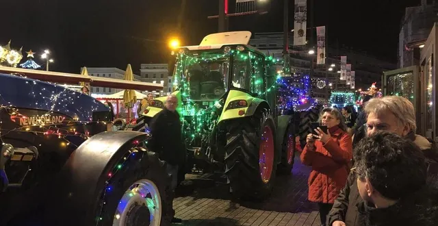 photo  en 2023, enfants, parents et grands-parents étaient au rendez-vous dans les rues du mans.  &copy;  archives ouest-france 