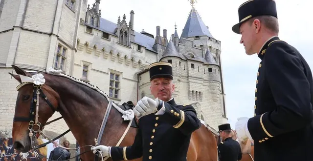 photo  le cadre noir fêtera aussi son bicentenaire au château à l’occasion du saumur cheval festival.  &copy;  archives co 