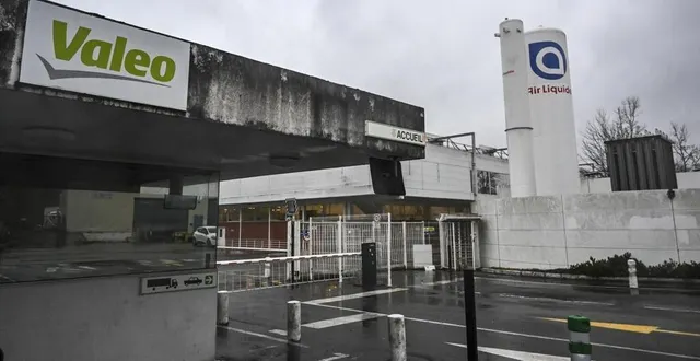 photo  dans quelques mois, l’usine valeo de la suze sera vidée de tout son personnel.  &copy;  photo le maine libre - denis lambert 