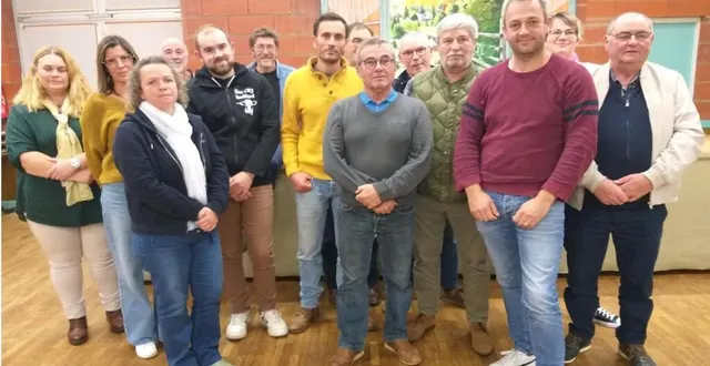 photo  les membres du bureau de l’association du comice de beaumont-pied-de-bœuf.  &copy;  le maine libre 