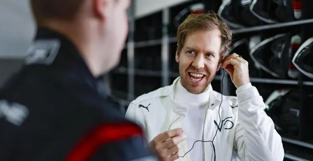 photo  sebastien vettel pourrait-il faire le mans chez porsche ? les choses semblent mieux embarquées en 2024.  &copy;  hoch zwei / juergen tap 