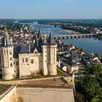 photo  vue aerienne en drone du château de saumur  et la loire (photo franck dubray). 