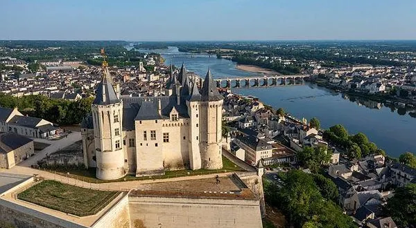 photo  vue aerienne en drone du château de saumur  et la loire (photo franck dubray).  &copy;  franck dubray / ouest-france 