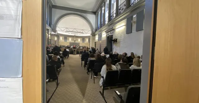 photo  la salle d’audience du tribunal d’alençon était pleine, ce jeudi 28 novembre 2024, pour assister au procès des homicides involontaires de florian loir et julie plier.  &copy;  ouest-france 
