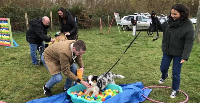 photo  quentin et julie sont venus avec violette, bientôt quatre mois. impressions à l’issue de leur première séance : « c’est nickel, elle s’adapte facilement. »  &copy;  le maine libre 