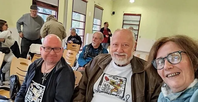 photo  de gauche à droite : damien loison, président ; pierre giclat, trésorier, et delphine lejart, chargée de communication.  &copy;  association les étincelles. 