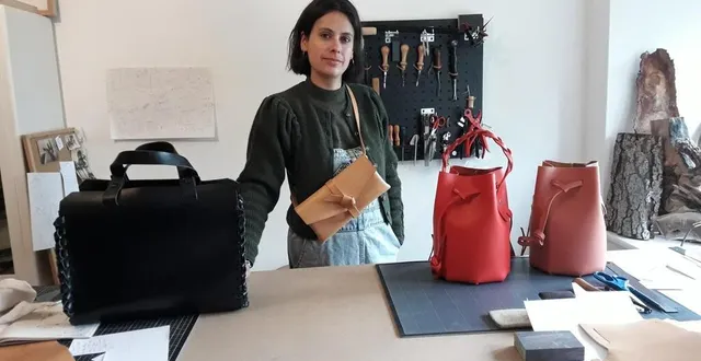 photo  mathilde le gagneur présente quelques exemplaires de ses créations entièrement cousues main.  &copy;  ouest-france 