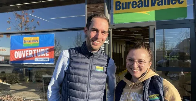 photo  thomas moulène, animateur régional bureau vallée, et ingrid fresnais, responsable du magasin d’alençon, sont mobilisés pour le déménagement de l’enseigne vers la zone des portes de bretagne.  &copy;  ouest-france 