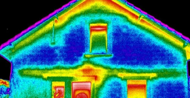 photo  la caméra infrarouge révèle les différences de températures.  &copy;  dr 
