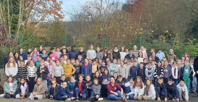 photo  98 élèves de cm2 ont découvert le collège saint-michel.  &copy;  le maine libre 