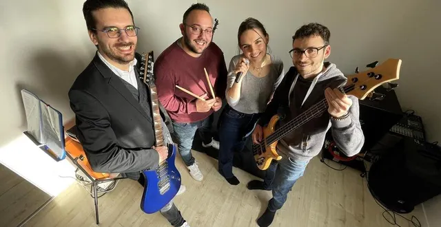 photo  le groupe sabolien warmelade réunit valentin guesnon, romain huet, laure madelaine et gaetan hochet.  &copy;  ouest-france 