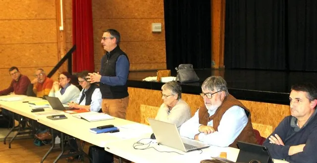 photo  françois boussard, président de la communauté de communes sud sarthe, a appelé les élus communautaires « à accompagner les familles anéanties » par la situation économique.  &copy;  le maine libre 
