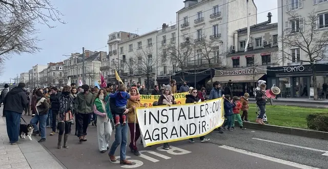 photo  ce samedi 30 novembre 2024, 350 personnes ont défilé dans les rues d’angers pour marquer leur soutien à trois jeunes agriculteurs.  &copy;  ouest-france 