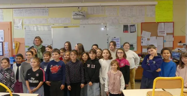 photo  studieuses répétitions pour la chorale des écoliers.  &copy;  le maine libre 