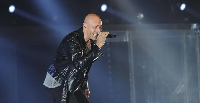 photo  des stars des années 80 et 90 comme william de début de soirée feront passer des nuits de folie au village de pizieux.  &copy;  photo archives le maine libre hervé petitbon 