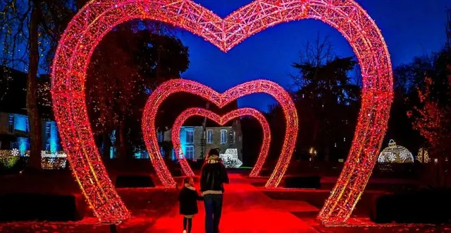 photo  c’est parti pour la magie de noël à l’abbaye royale de l’épau.  &copy;  photo le maine libre - yvon loué 