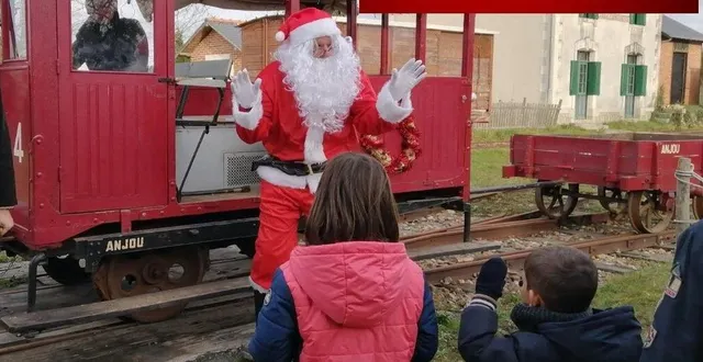 photo  le père noël attendra les enfants près du train du petit-anjou, dimanche prochain 8 décembre.  &copy;  archives co 