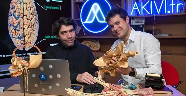 photo  cyril royer, monteur vidéo de métier, et florian bernard, neurochirurgien au chu d’angers, ont cofondé akivi, une application intuitive et ludique dont la méthode est destinée aux étudiants et aux professionnels de santé.  &copy;  co-laurent combet 