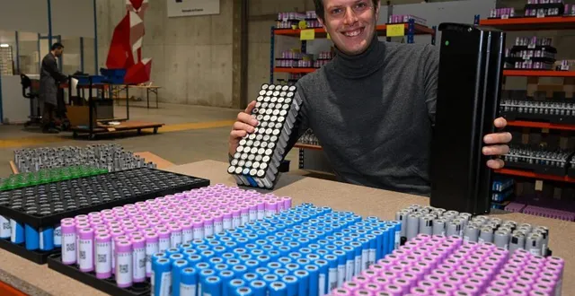 photo  verrières-en-anjou, le 14 octobre 2024. alban regnier a co-fondé voltr fin 2022 avec l’ambition de généraliser le reconditionnement des batteries au lithium.  &copy;  co – laurent combet 