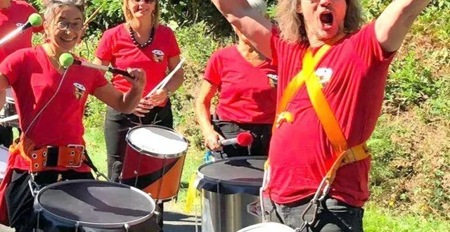 photo  les sourdingues de pontvallain vont mettre de l’ambiance au marché de noël de marigné-laillé  &copy;  archives le maine libr 
