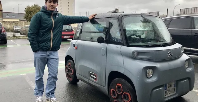 photo  dylan, 16 ans, se rend de guécélard au mans tous les jours au volant de sa citroën ami.  &copy;  le maine libre 