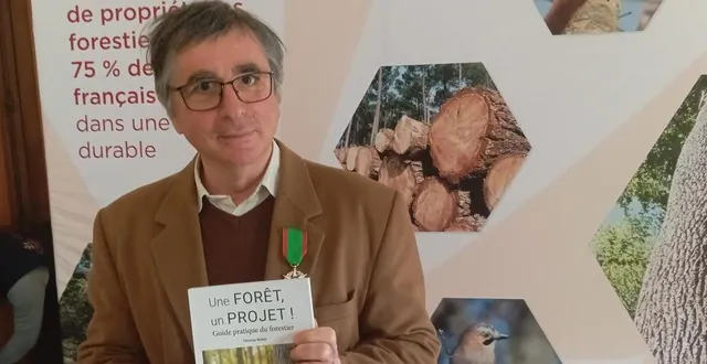 photo  christian weben a reçu la médaille du mérite agricole.  &copy;  le maine libre 